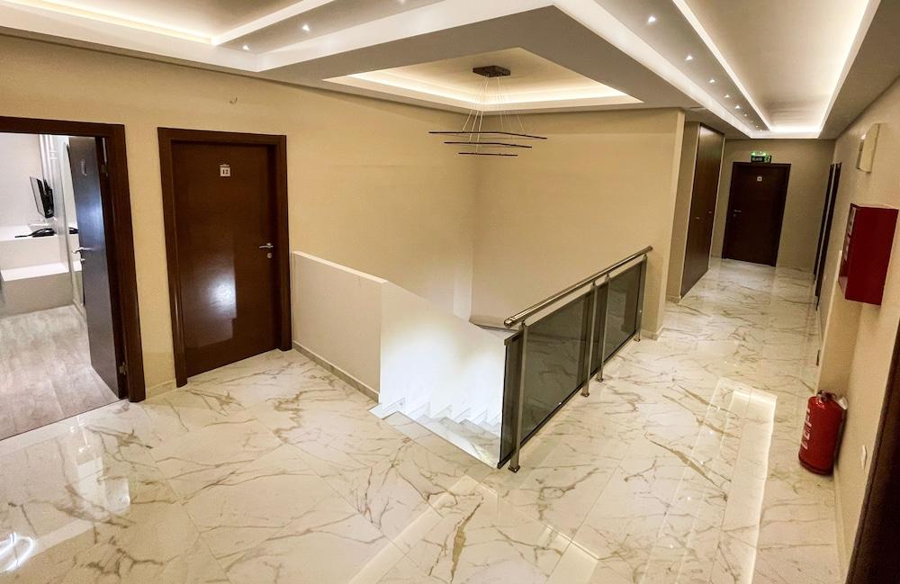 Hotel Holiday Podgorica Exterior foto
